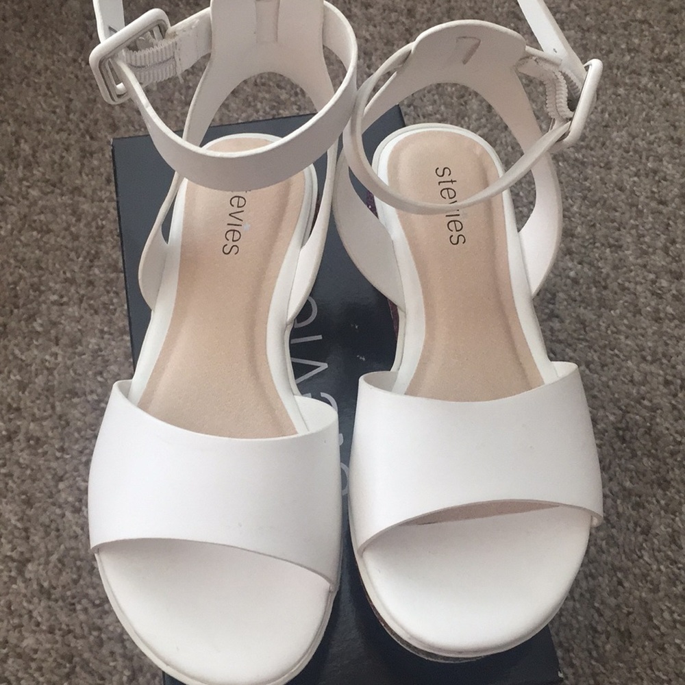 Little Girls Stevies White Sandals - Picture 3 of 3